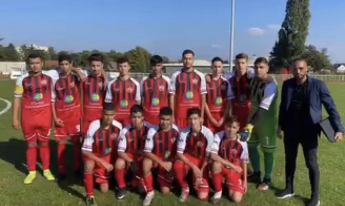 Équipe sportive équipée de tenues ELA SPORTS