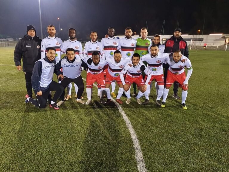 Équipe de Cernay en tenues de football ELA SPORTS
